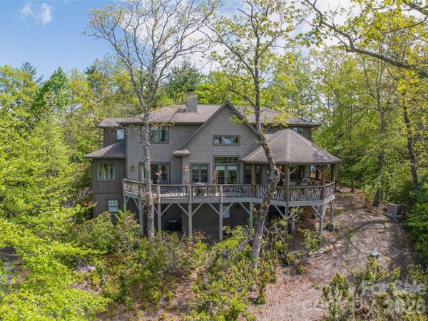 536 Hawk Mountain Road , Lake Toxaway, NC 28747