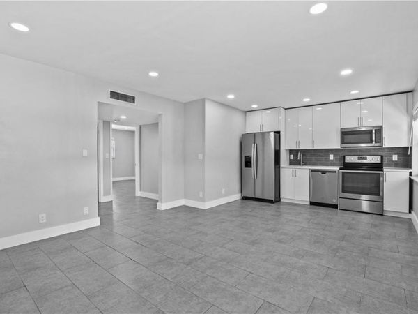 1470 N Dixie Highway, Unit 2, Fort Lauderdale, FL 33304