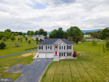 295 SARA ANN AVENUE, EDINBURG, VA 22824