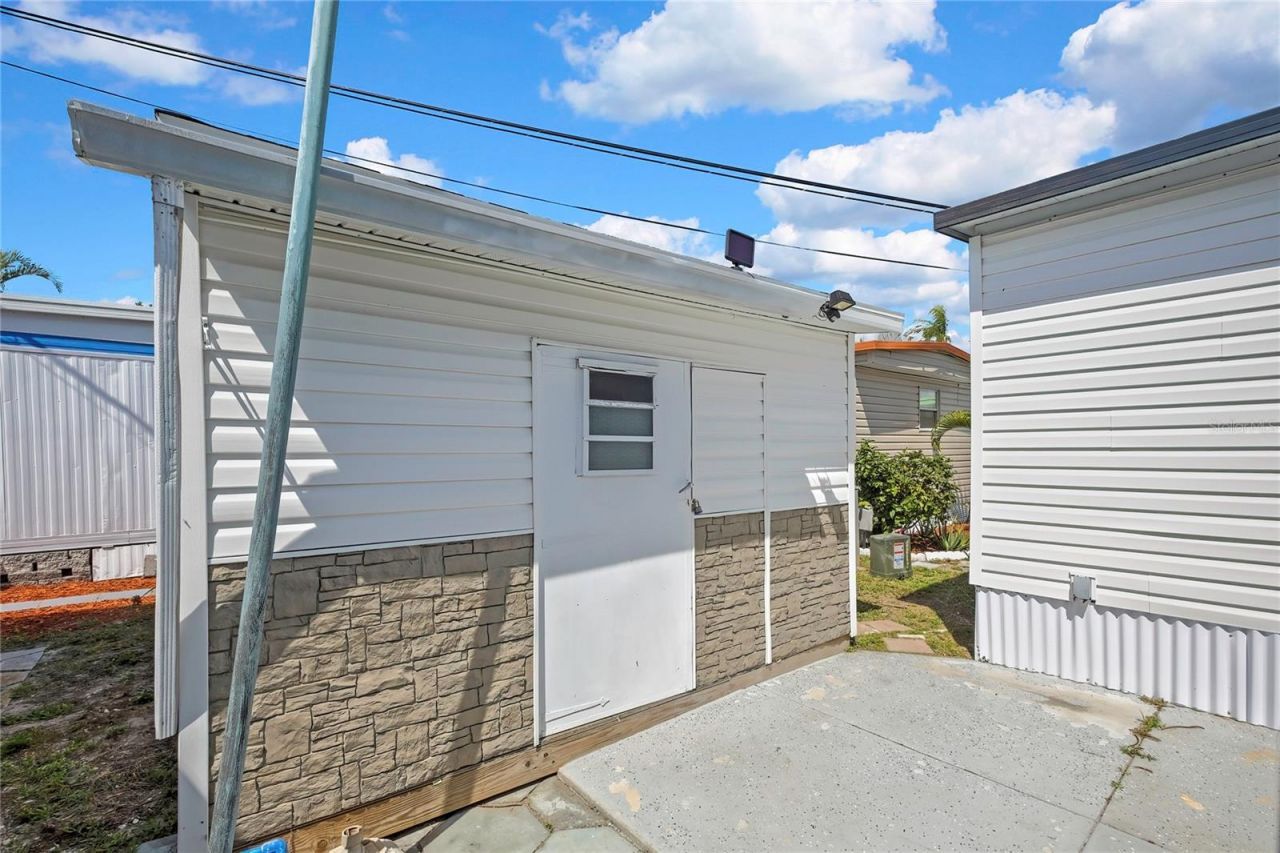 770 32nd Avenue S, Unit 522, Saint Petersburg, FL 33705 Photo