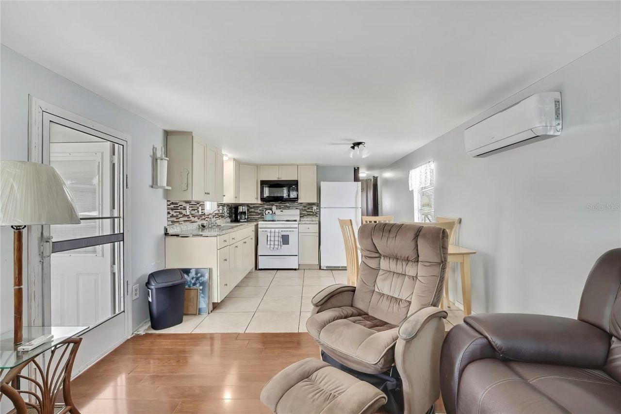 770 32nd Avenue S, Unit 522, Saint Petersburg, FL 33705 Photo