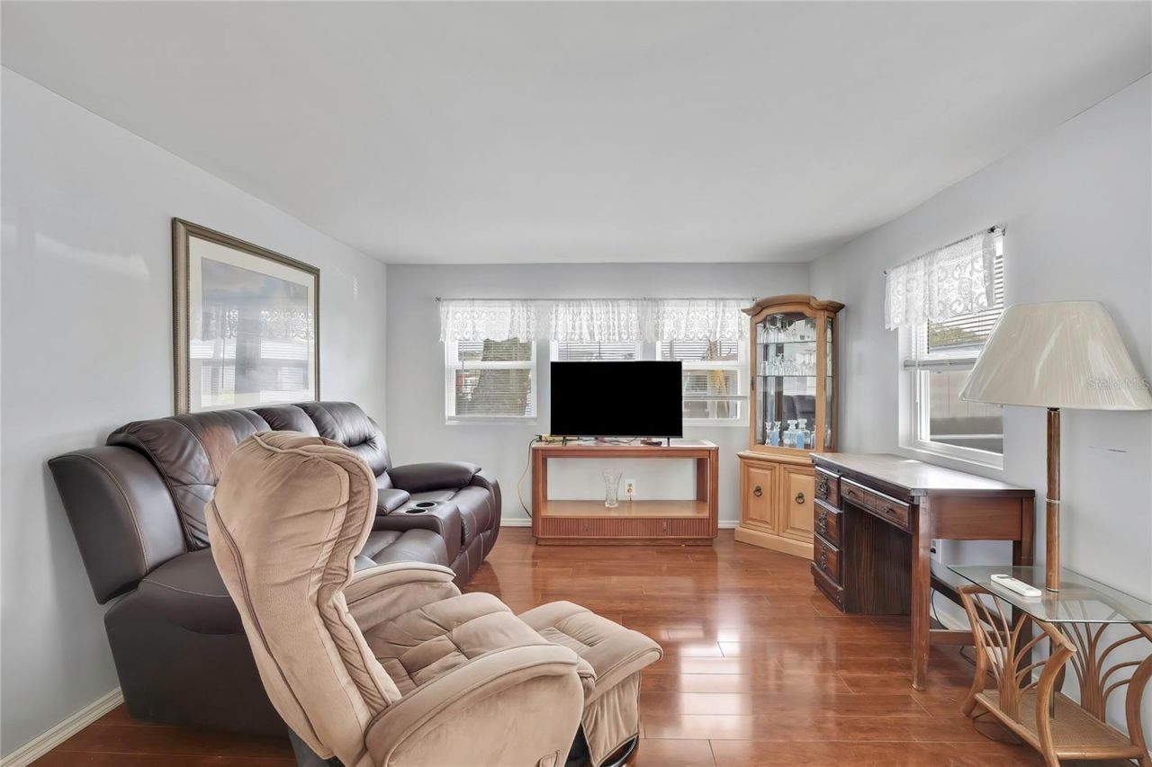 770 32nd Avenue S, Unit 522, Saint Petersburg, FL 33705 Photo