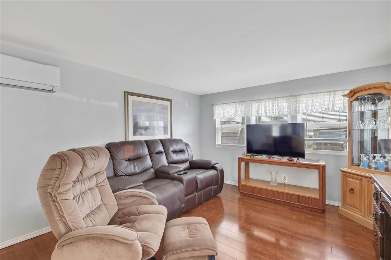 770 32nd Avenue S, Unit 522, Saint Petersburg, FL 33705 Photo