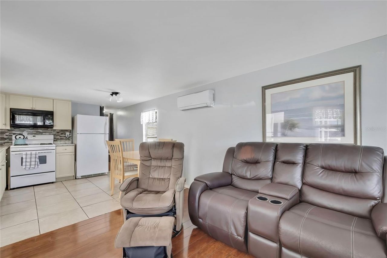 770 32nd Avenue S, Unit 522, Saint Petersburg, FL 33705 Photo