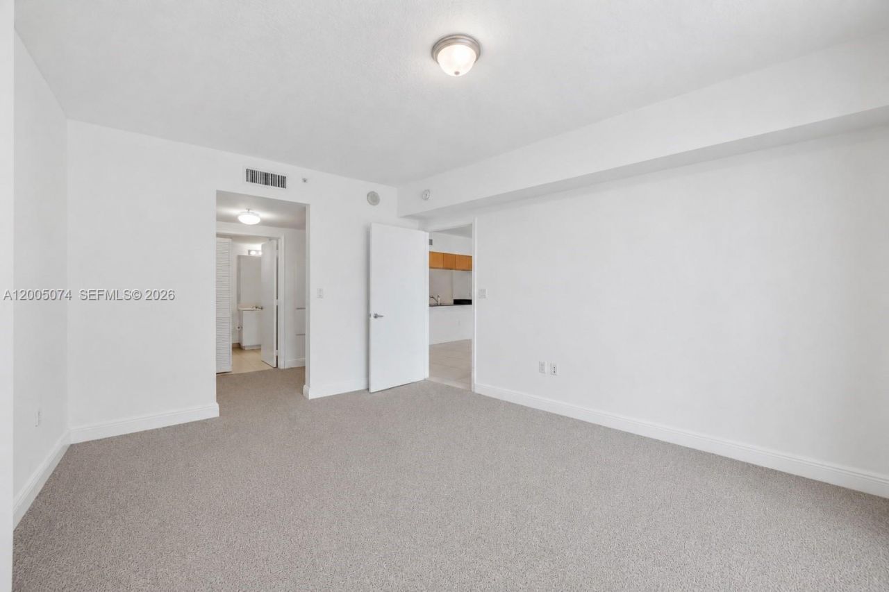 1750 N Bayshore Dr , Unit 1504, Miami, FL 33132 Photo