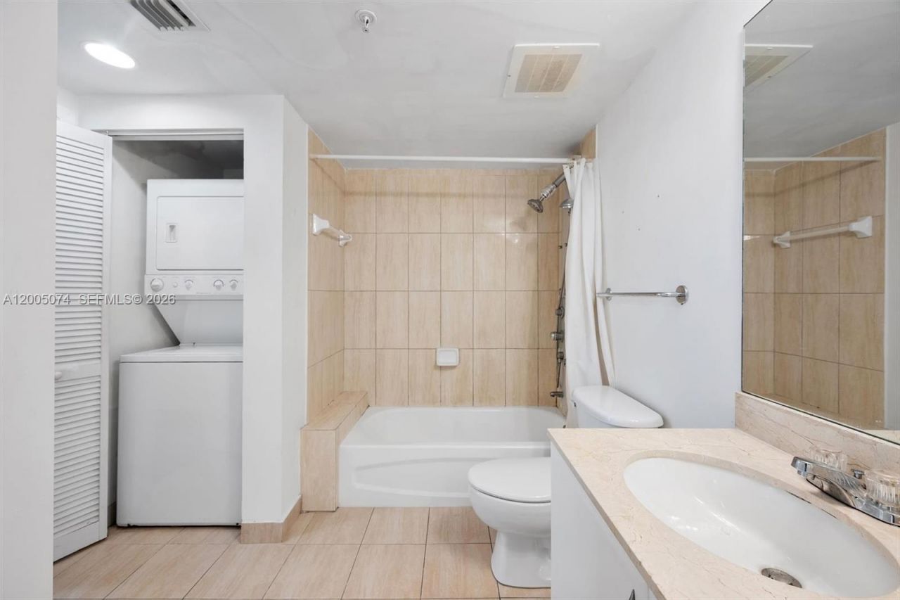 1750 N Bayshore Dr , Unit 1504, Miami, FL 33132 Photo