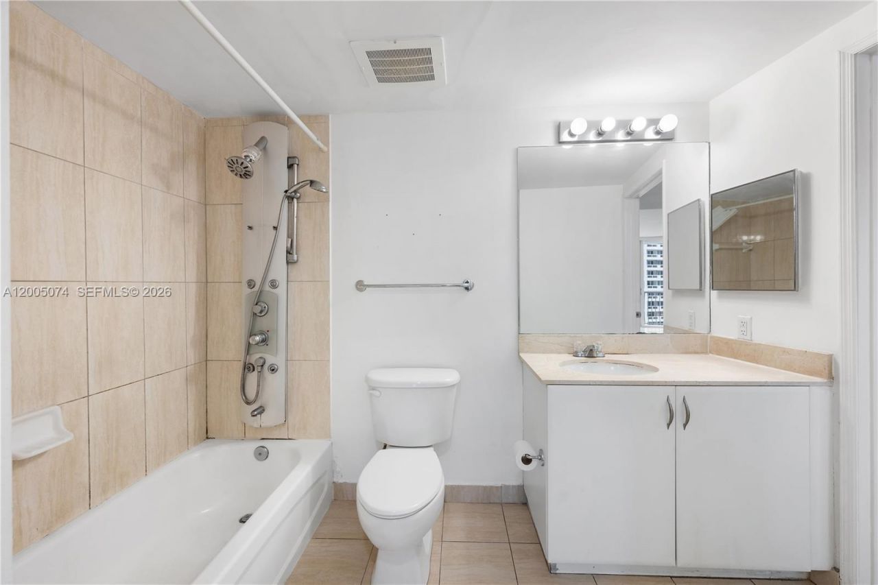 1750 N Bayshore Dr , Unit 1504, Miami, FL 33132 Photo