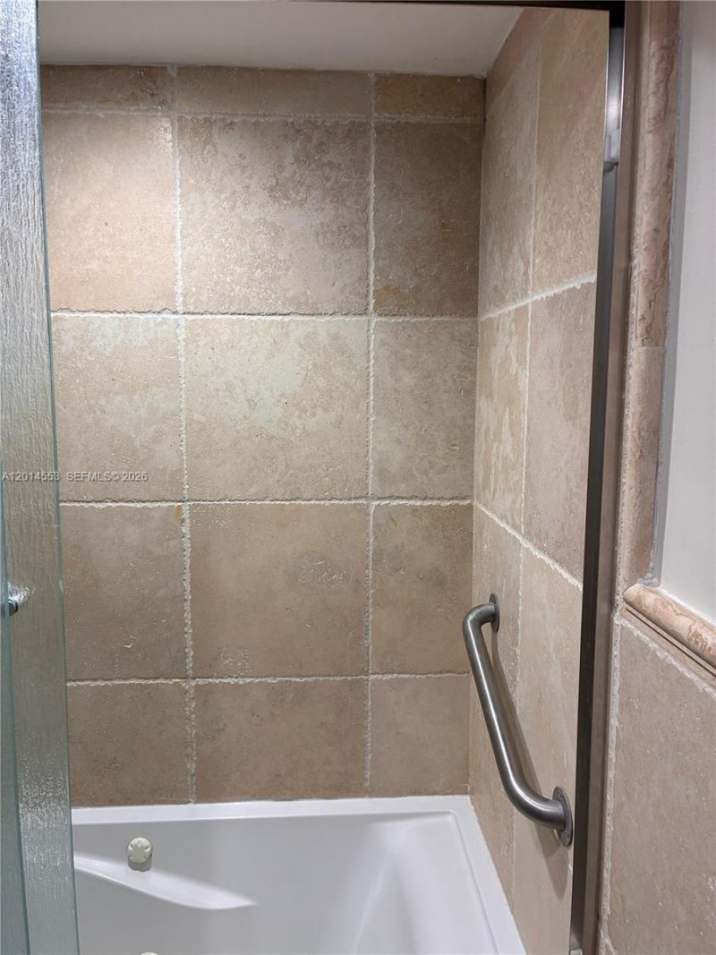 2780 NE 183rd St, Unit 1, Aventura, FL 33160 Photo