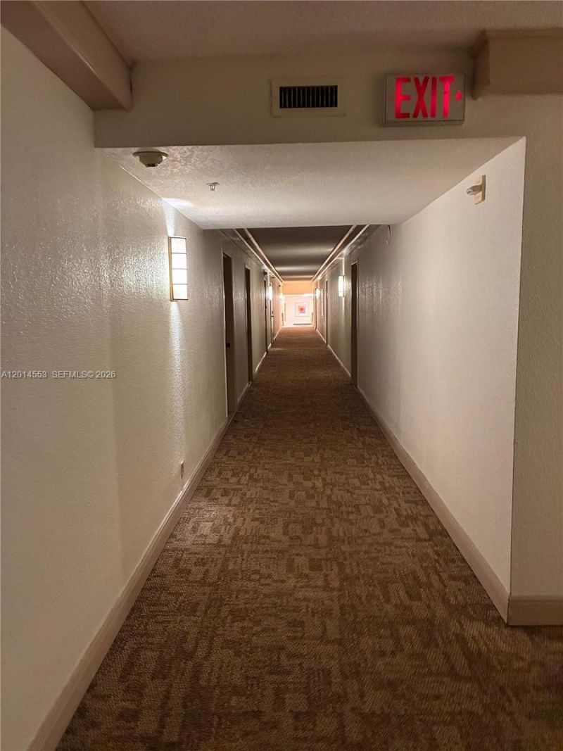 2780 NE 183rd St, Unit 1, Aventura, FL 33160 Photo