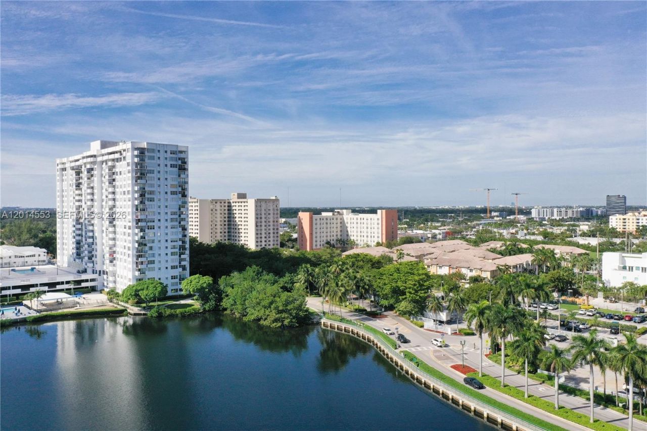 2780 NE 183rd St, Unit 1, Aventura, FL 33160 Photo
