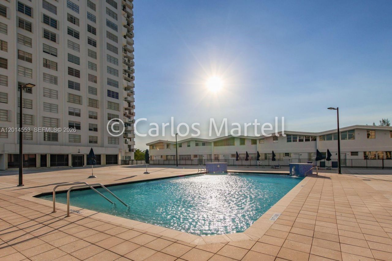 2780 NE 183rd St, Unit 1, Aventura, FL 33160 Photo