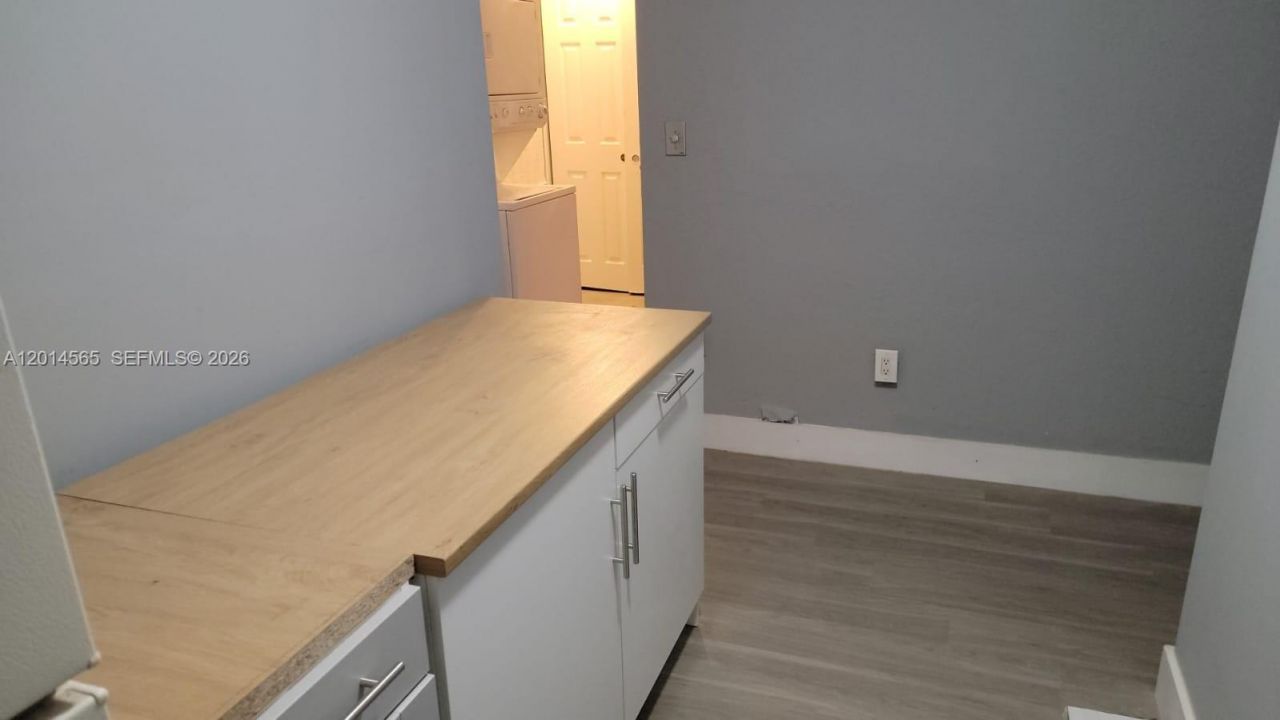 2530 NW 17th St, Fort Lauderdale, FL 33311 Photo