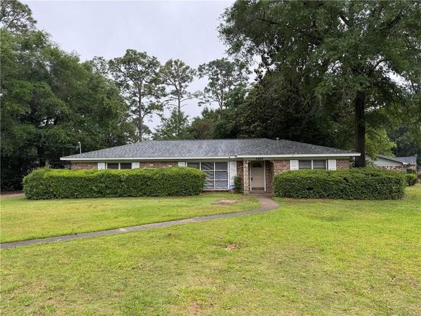 5855 Woodvale Drive, Mobile, AL 36608