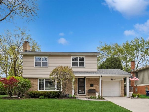 1317 Knollwood Road , Deerfield, IL 60015