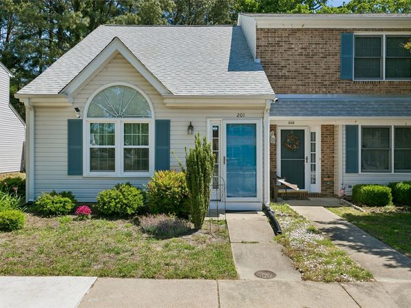 201 Crestwood Court, Yorktown, VA 23692