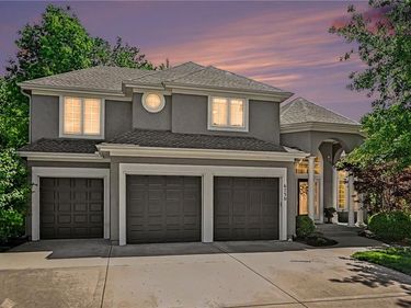 6730 Meyers Circle, Parkville, MO 64152