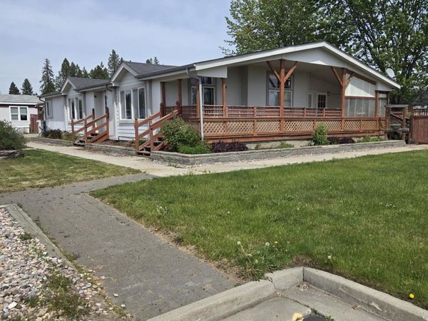 407 E H St, Deer Park, WA 99006