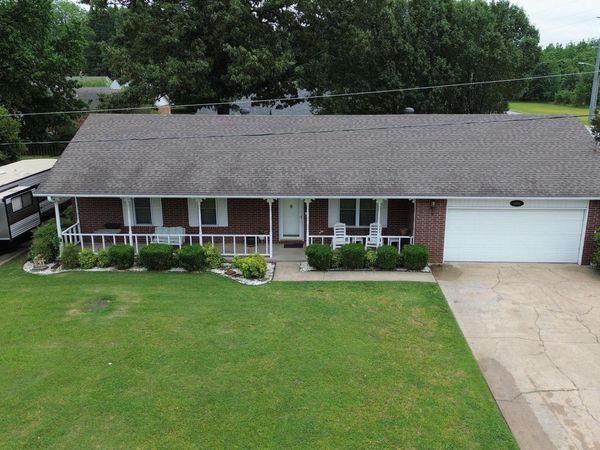 1201 Daniel Dr., Paragould, AR 72450