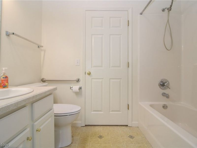5645 Clingan Road, Unit 7B, Struthers, OH 44471 Photo 23