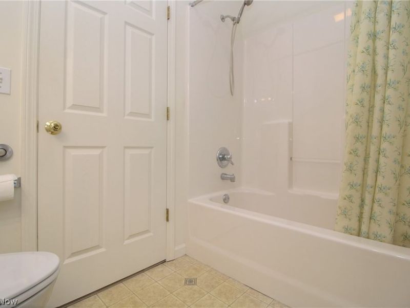 5645 Clingan Road, Unit 7B, Struthers, OH 44471 Photo 24