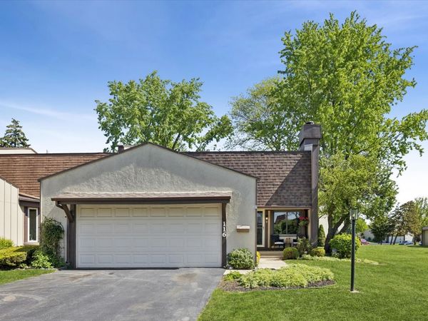 116 Cascade Drive, Indian Head Park, IL 60525