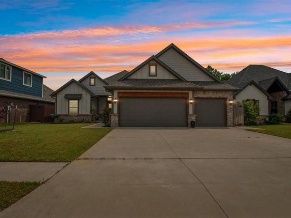 600 E Barajas Terrace, Mustang, OK 73064