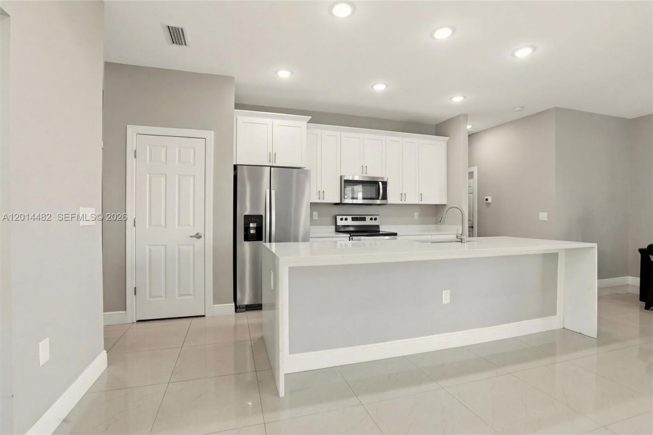 2908 SW 9th St , Lehigh Acres, FL 33976 Photo