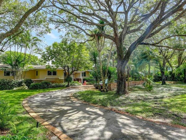 6255 SW 92nd St , Pinecrest, FL 33156