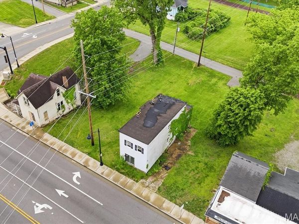 607 N Illinois Street, Belleville, IL 62220