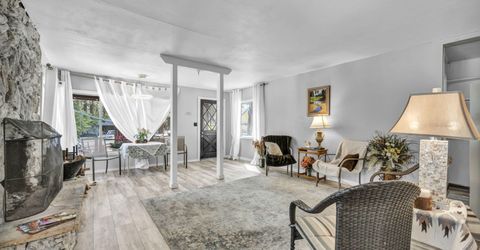 1084 Juniper Avenue, South Lake Tahoe, CA 96150 Photo