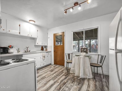 1084 Juniper Avenue, South Lake Tahoe, CA 96150 Photo