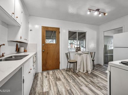 1084 Juniper Avenue, South Lake Tahoe, CA 96150 Photo