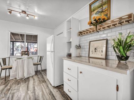 1084 Juniper Avenue, South Lake Tahoe, CA 96150 Photo
