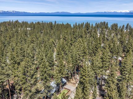 1084 Juniper Avenue, South Lake Tahoe, CA 96150 Photo