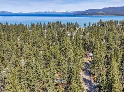 1084 Juniper Avenue, South Lake Tahoe, CA 96150 Photo