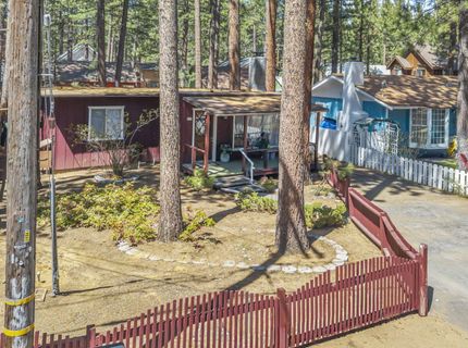 1084 Juniper Avenue, South Lake Tahoe, CA 96150 Photo