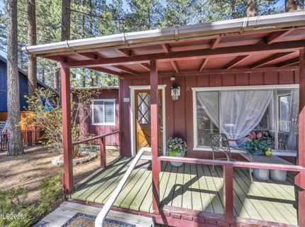 1084 Juniper Avenue, South Lake Tahoe, CA 96150 Photo