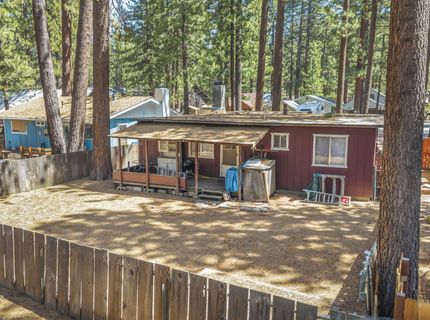 1084 Juniper Avenue, South Lake Tahoe, CA 96150 Photo