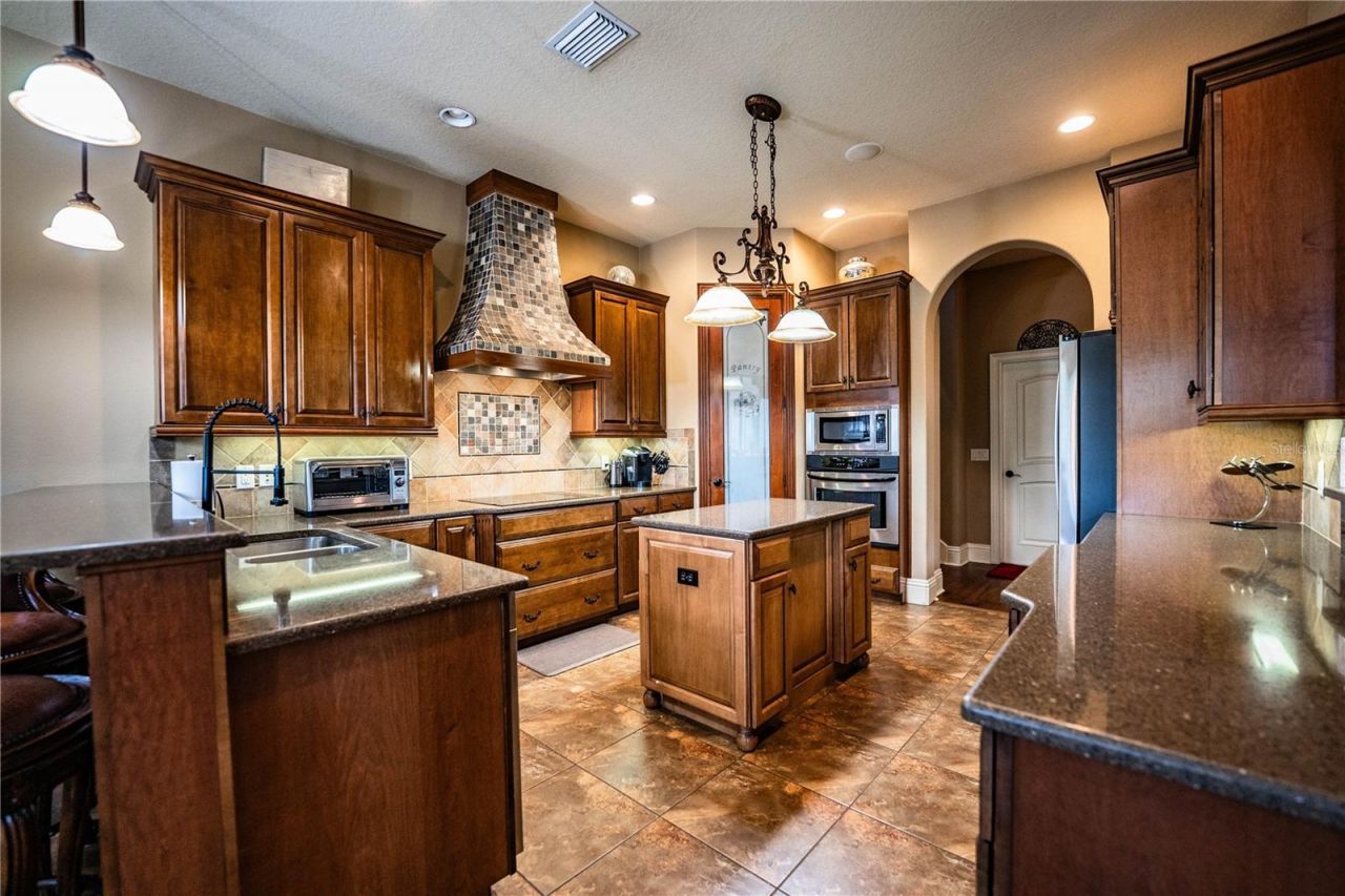 6739 Eagle Ridge Boulevard, Lakeland, FL 33813 Photo