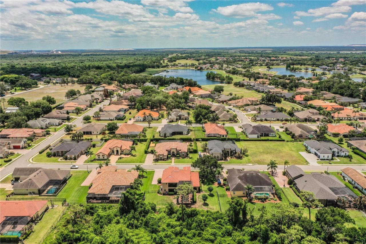 6739 Eagle Ridge Boulevard, Lakeland, FL 33813 Photo
