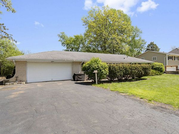 205 Oak Avenue , Westmont, IL 60559