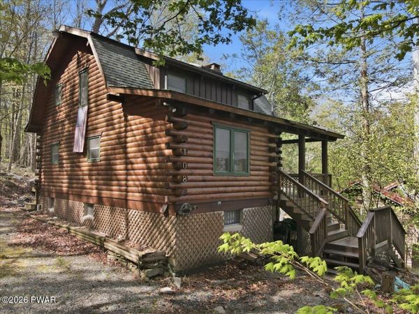 108 Uppercrest Road , Greentown, PA 18426