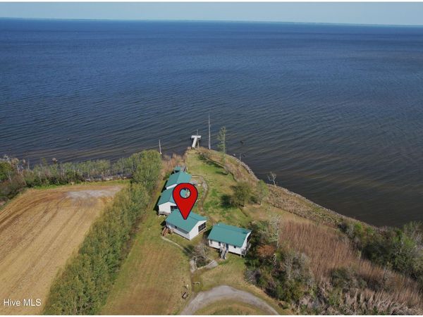 123 Lasseters Landing , Columbia, NC 27925
