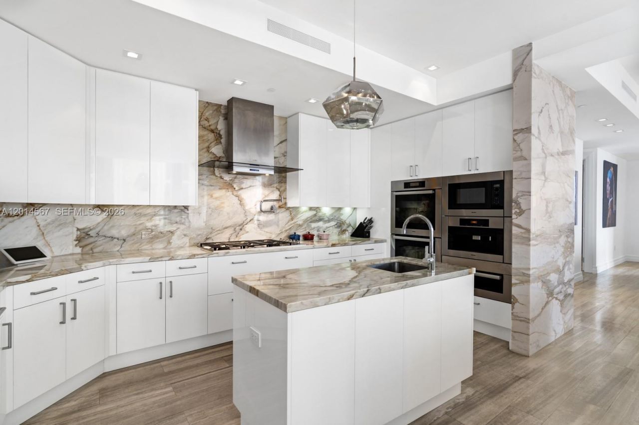 17749 Collins Ave , Unit 3101, Sunny Isles Beach, FL 33160 Photo
