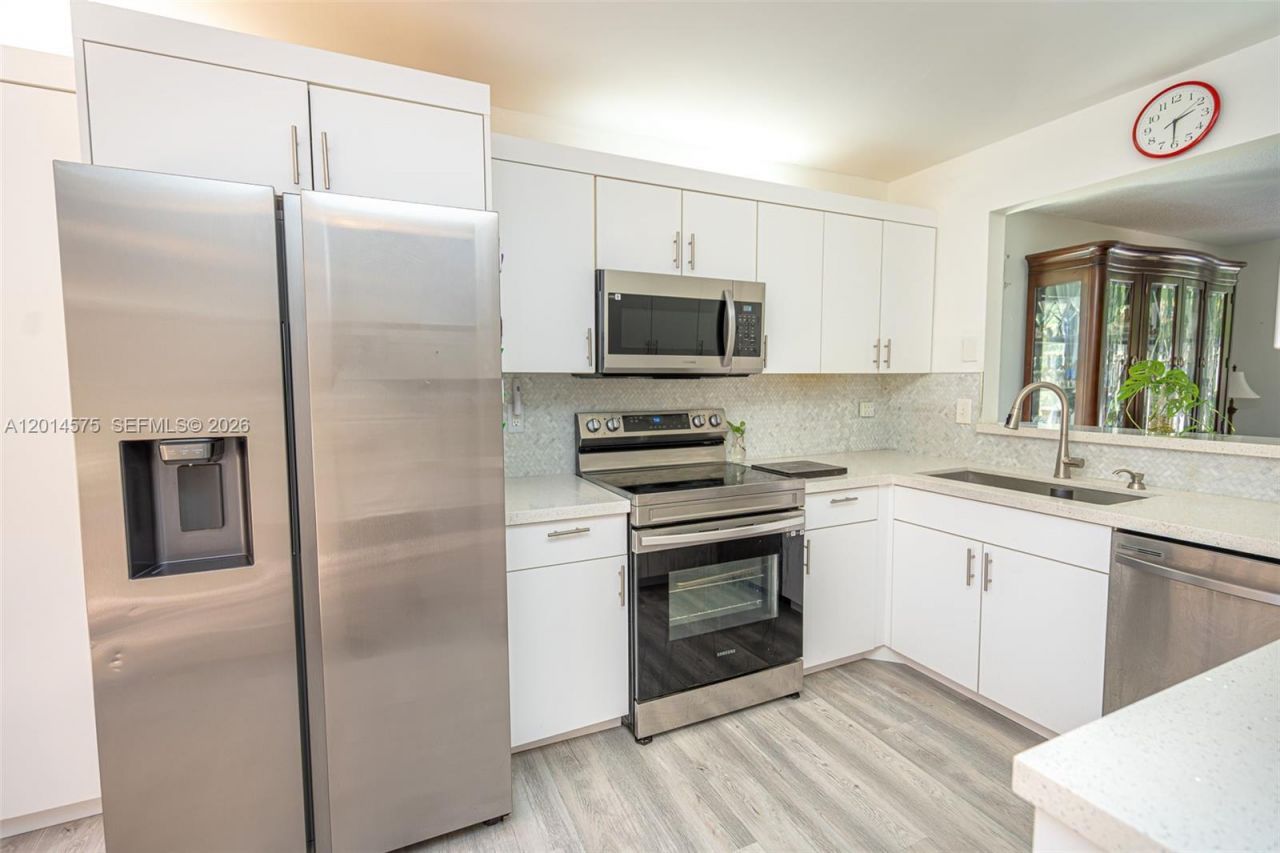 3350 Torremolinos Ave , Unit F-40, Doral, FL 33178 Photo
