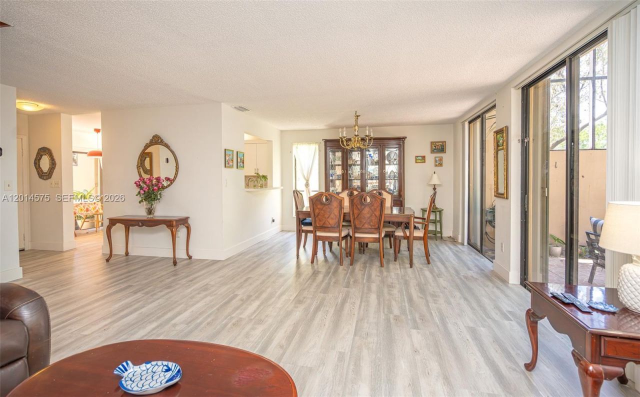 3350 Torremolinos Ave , Unit F-40, Doral, FL 33178 Photo