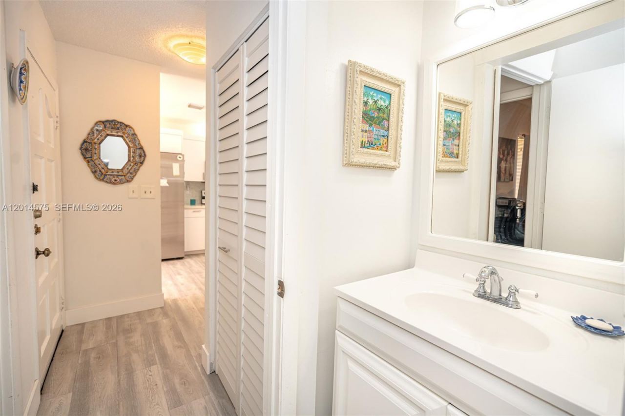 3350 Torremolinos Ave , Unit F-40, Doral, FL 33178 Photo