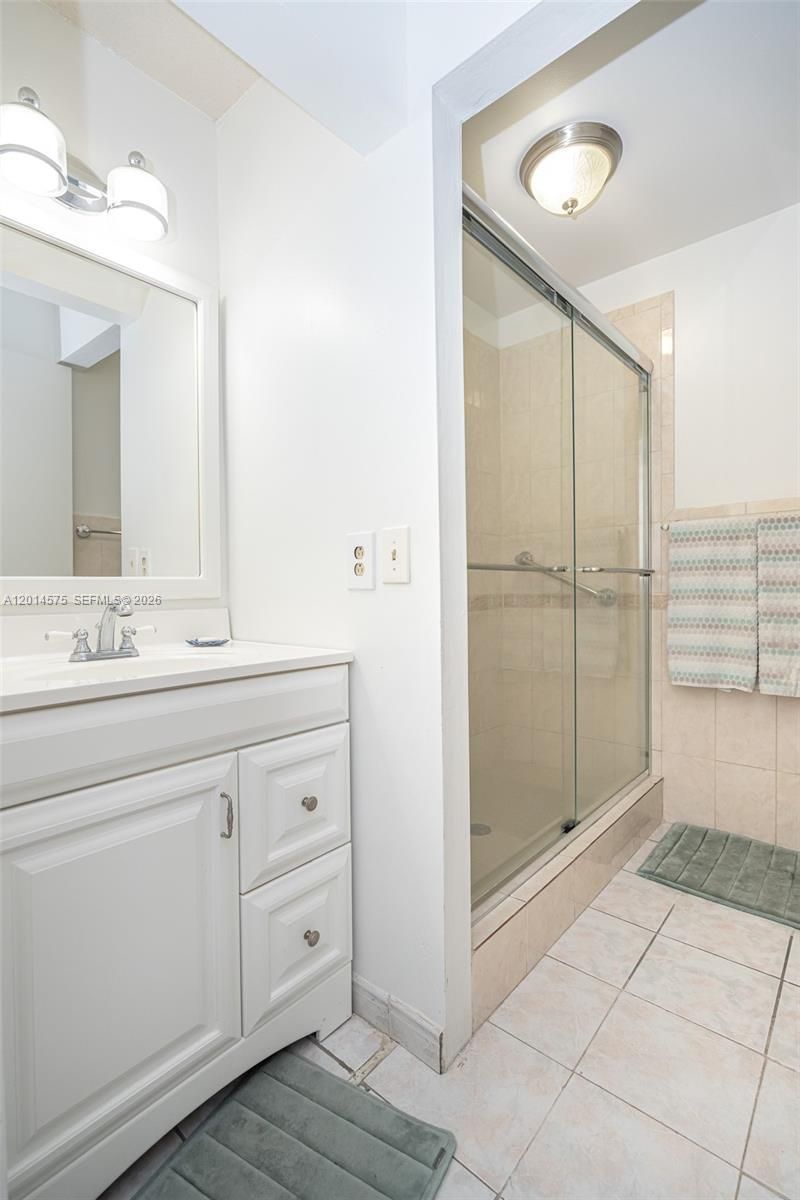 3350 Torremolinos Ave , Unit F-40, Doral, FL 33178 Photo