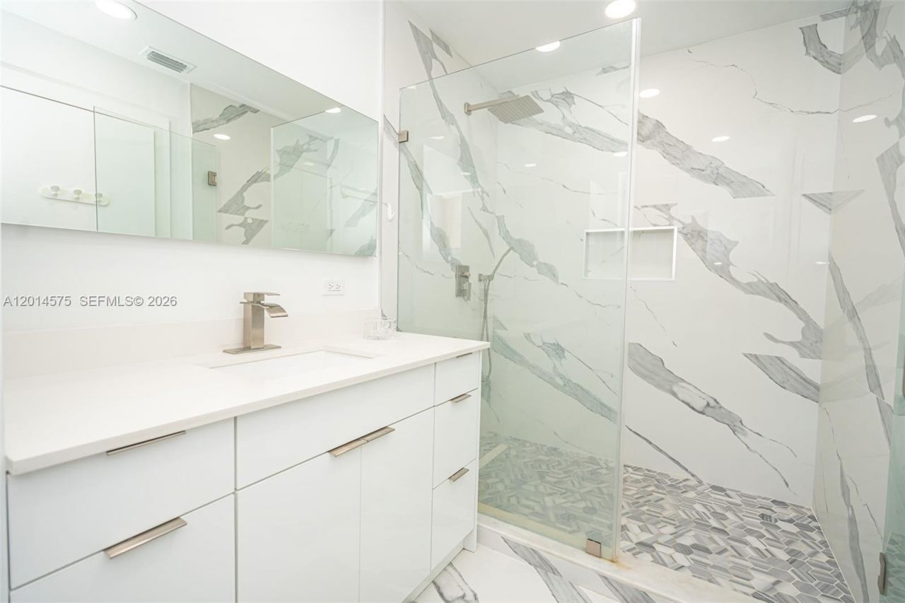 3350 Torremolinos Ave , Unit F-40, Doral, FL 33178 Photo