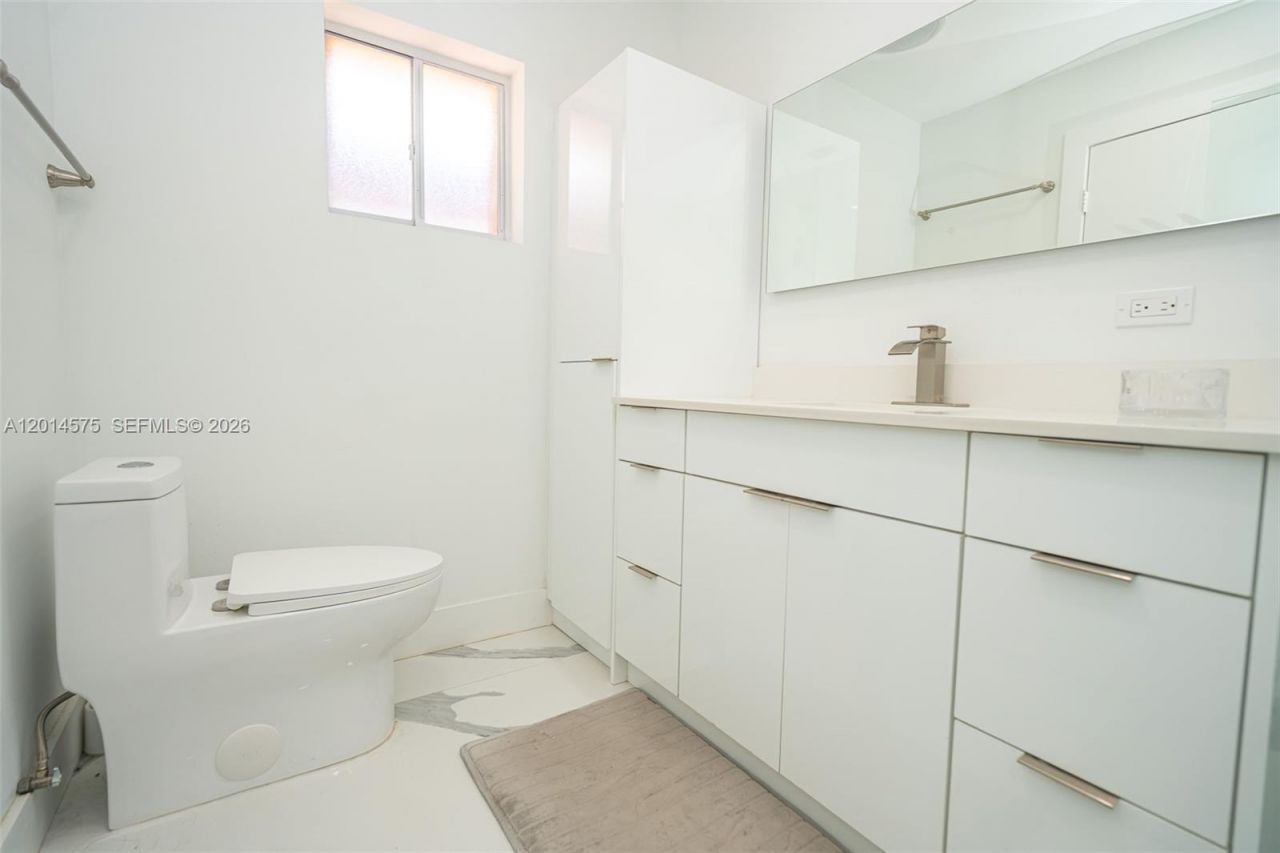 3350 Torremolinos Ave , Unit F-40, Doral, FL 33178 Photo